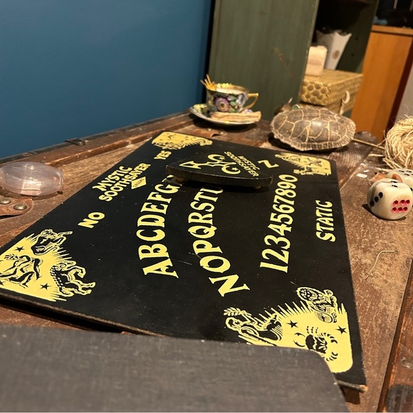 RARE 1940s Mystic Soothsayer Black Gold Ouija Board 40s Witchcraft TRUE VINTAGE - Picture 4 of 5